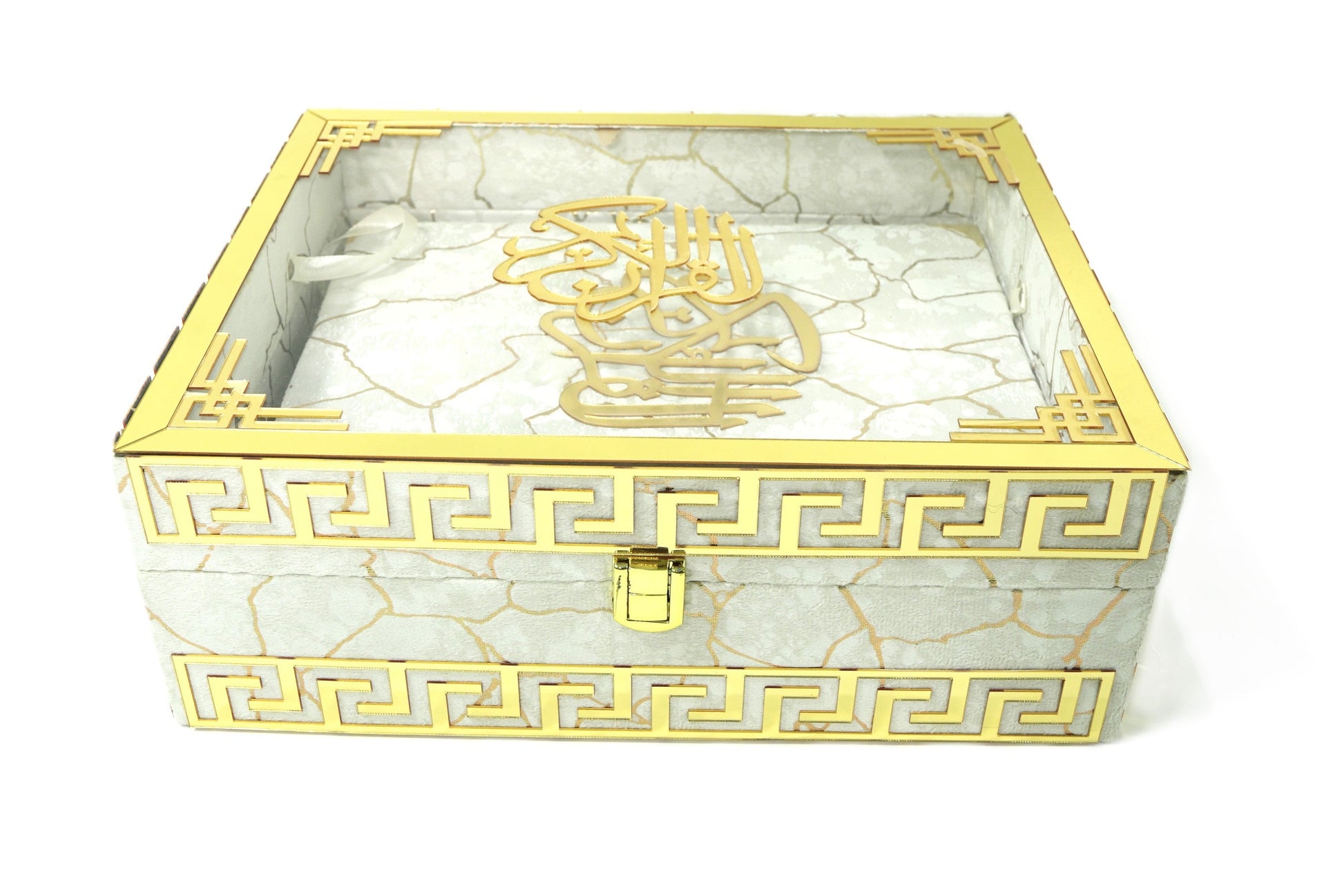 Easy-to-read-Arabic-script-White-Velvet-Quran-Majeed